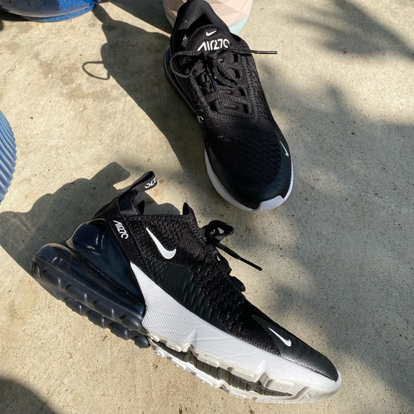 NIKE Air Max 270 - Picture 7 of 10